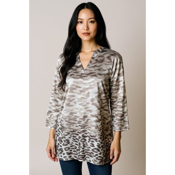 Chicos Travelers Collection Womens White Brown Tunic Slinky Size 2 Animal Print - Picture 1 of 9